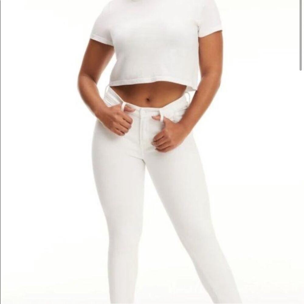 Good American Good Curve Skinny Jeans - Picture 6 of 7